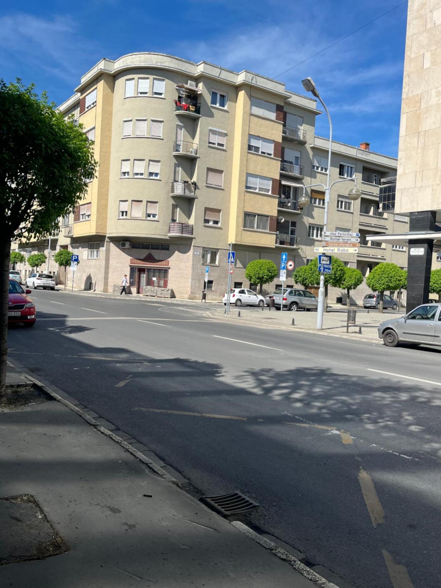 Moonlight Apartment Gyor Ngoại thất bức ảnh