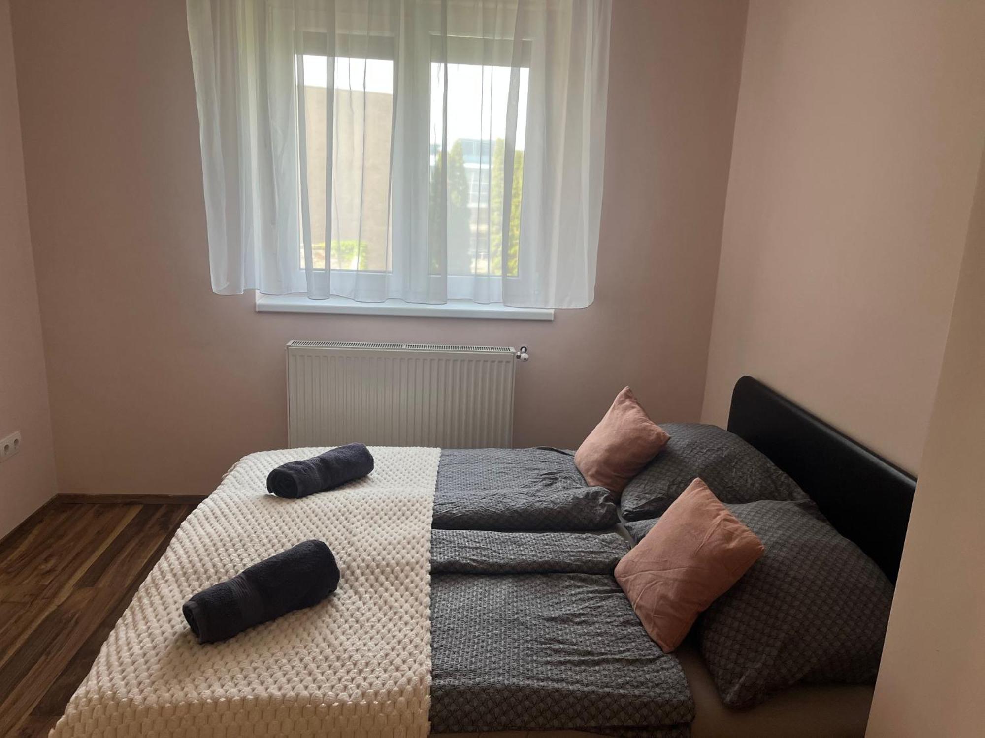 Moonlight Apartment Gyor Ngoại thất bức ảnh